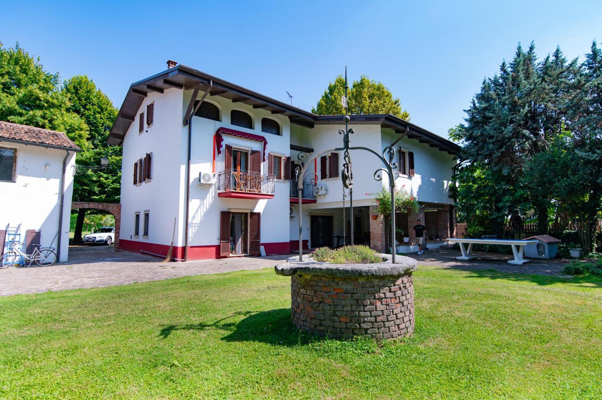 Villa Vitti'S - Verona Est Camping San Martino Buon Albergo Exterior photo